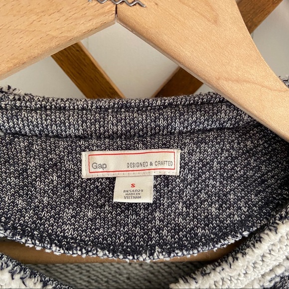 🌿5/$25 Gap Asymmetrical Zip Up Sweater - Picture 3 of 4